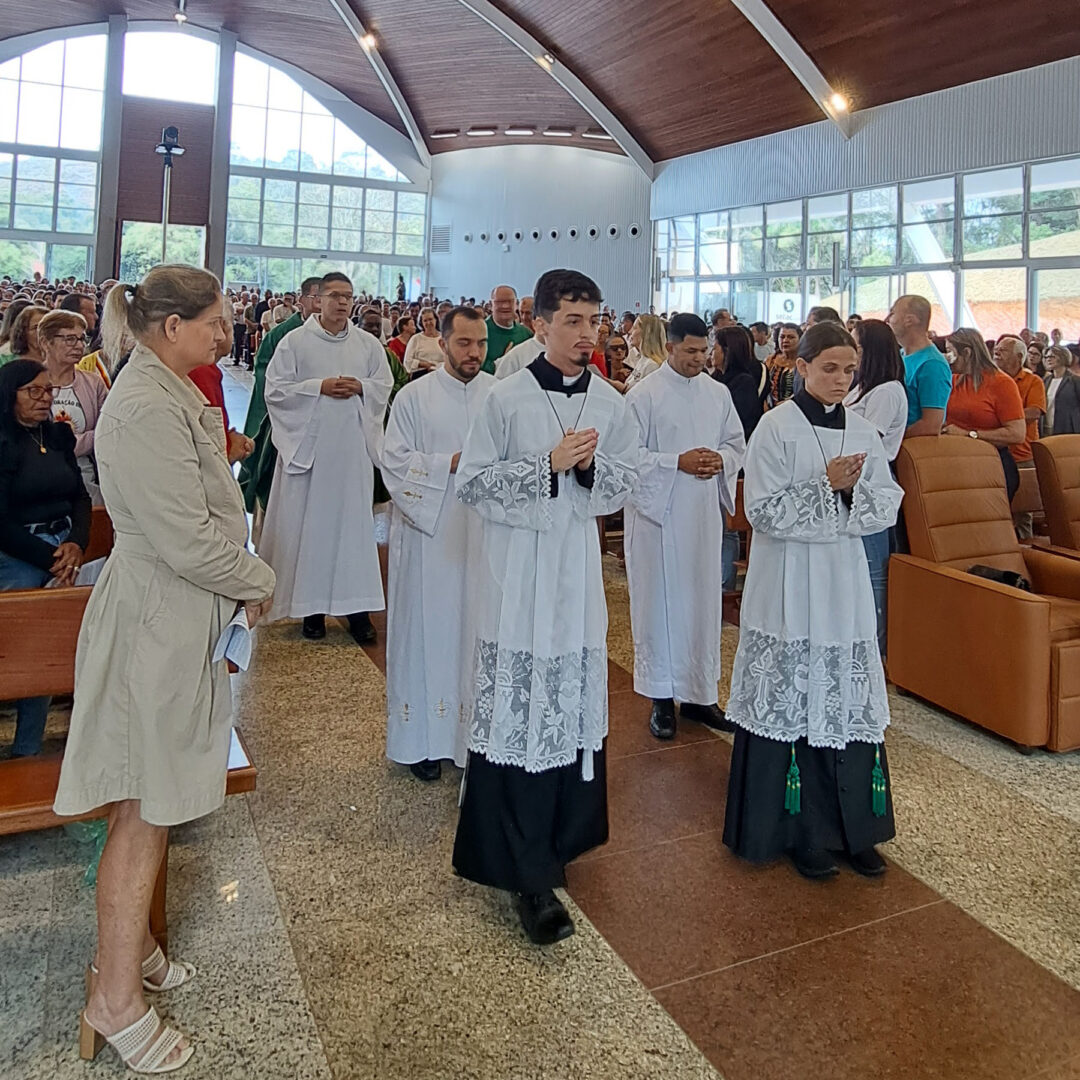 Santuário Nossa Senhora da Saúde em Ibiraçu acolhe Peregrinos de Marilândia