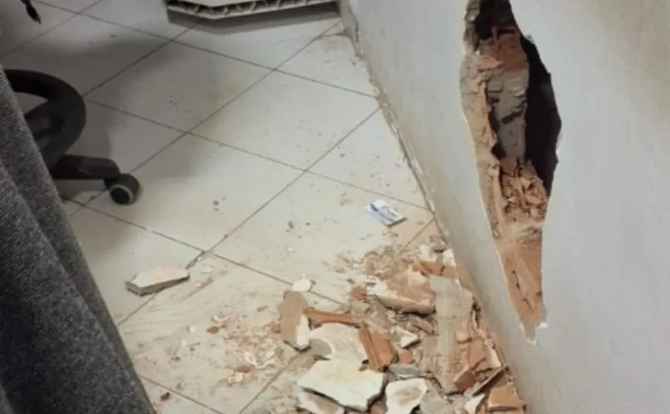 Lotérica é invadida, cofre é esvaziado e itens de segurança são levados em Fundão