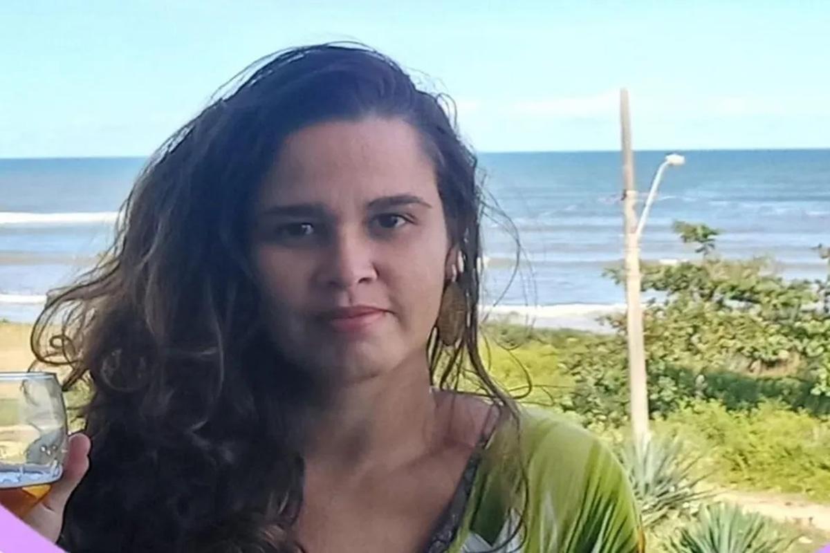 Escola de Vitória ganha nome de professora assassinada em Aracruz