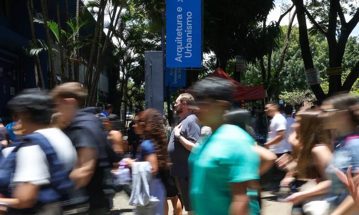 Abstenção no primeiro dia do Enem 2025 chegou a 27%