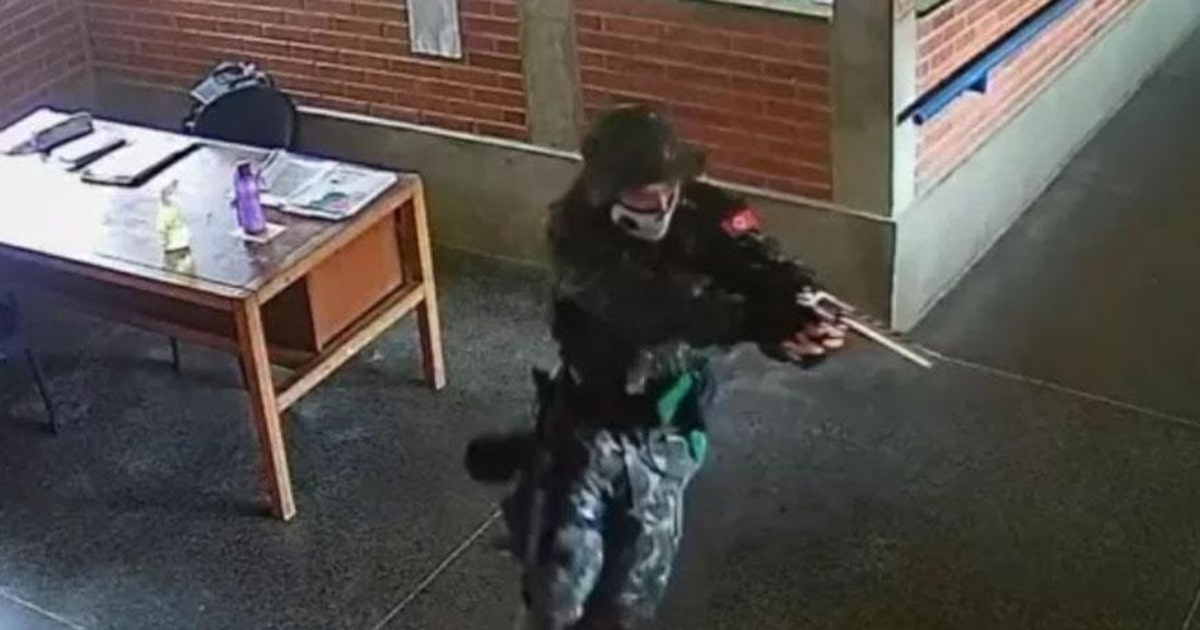 Atirador de escolas em Aracruz é solto após três anos de internação