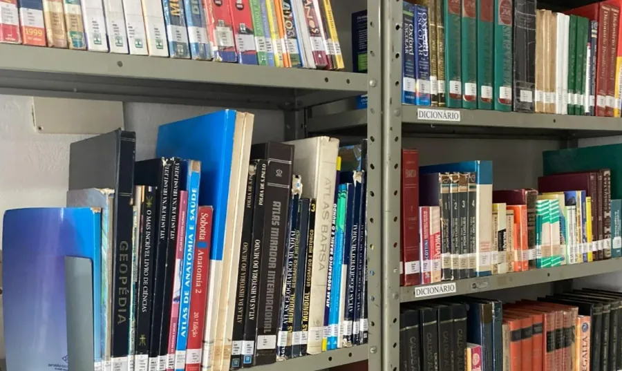 Campanha incentiva devolução de livros e sorteia kits em Aracruz