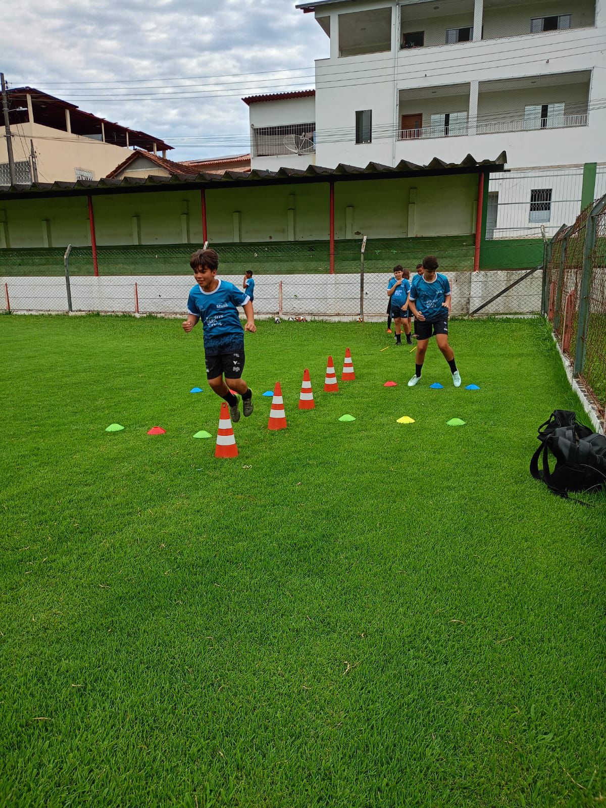 Inscrições abertas para aulas gratuitas de futebol de campo em João Neiva