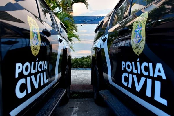 Homem agride esposa, invade casa de vizinha com faca e é preso em Aracruz