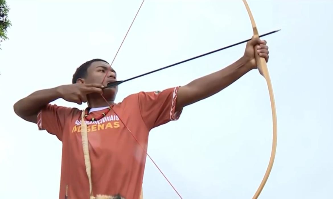 Estudantes indígenas, guerreiros e guerreiras atletas se enfrentaram na 4ª edição dos Jogos Tradicionais Indígenas