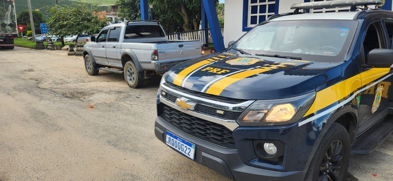 PRF recupera dois veículos em ações distintas em João Neiva