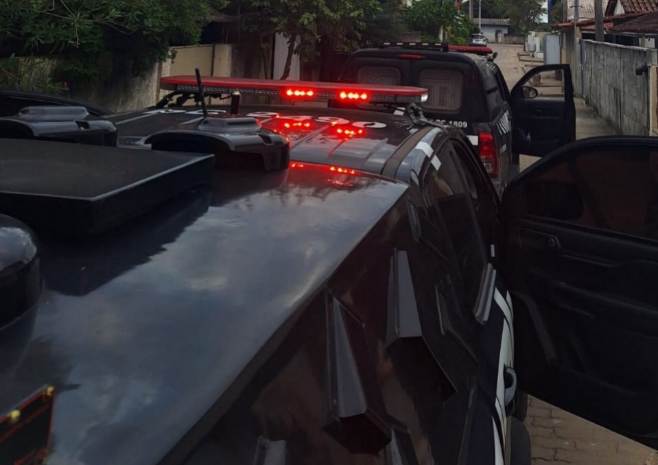 Deic de Aracruz cumpre mandado de prisão preventiva por roubo majorado