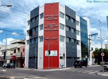 Polo UAB Aracruz oferta 44 vagas para o curso de Secretário Escolar