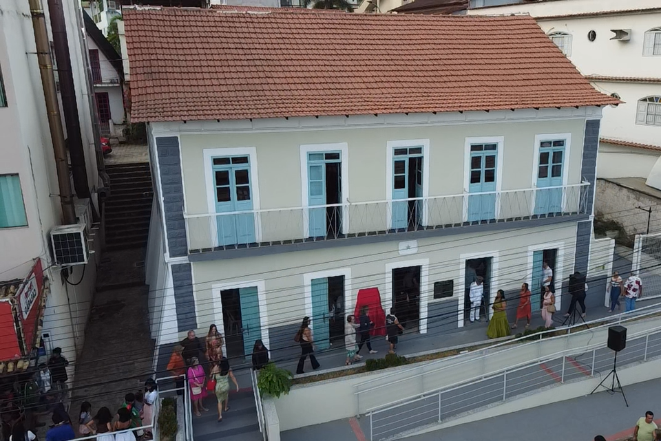 Governo do Estado entrega à população a Casa da Cultura de Fundão