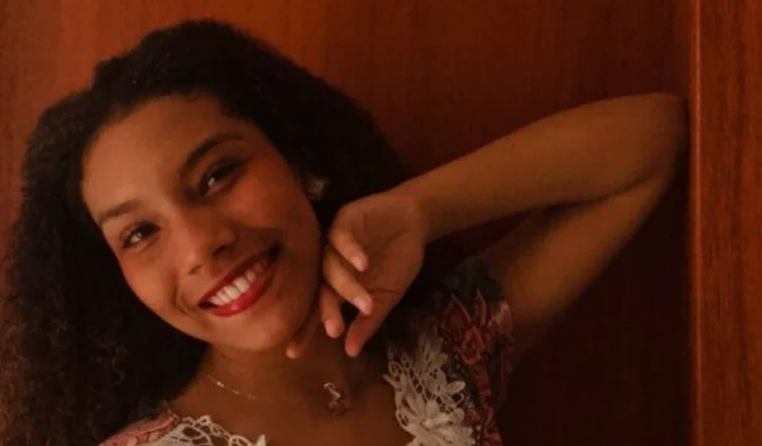 Adolescente internada em estado grave em Aracruz aguarda liminar para liberar tratamento de R$ 400 mil