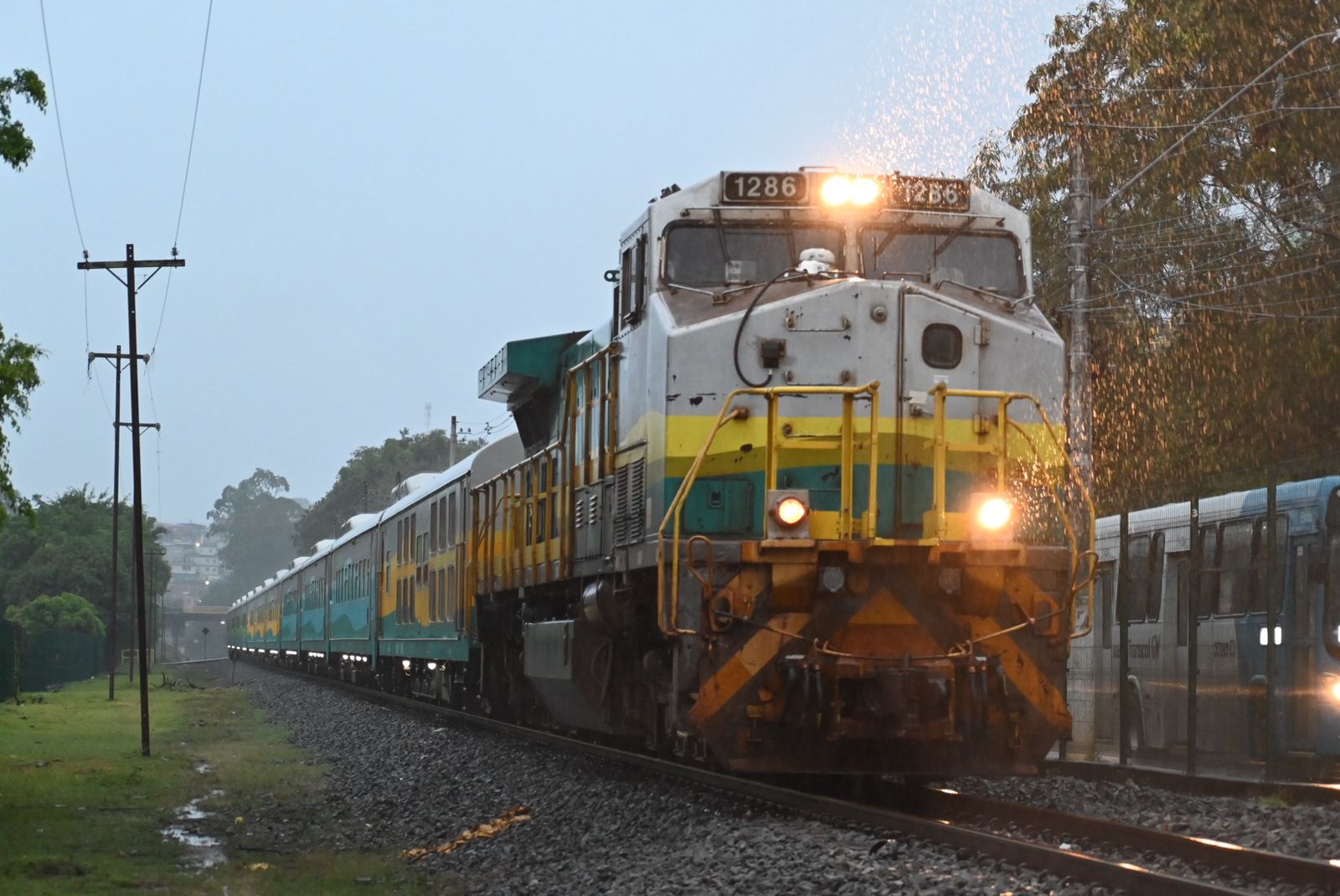 Trem noturno da Vale ainda tem passagens disponíveis para viagens entre ES e Minas