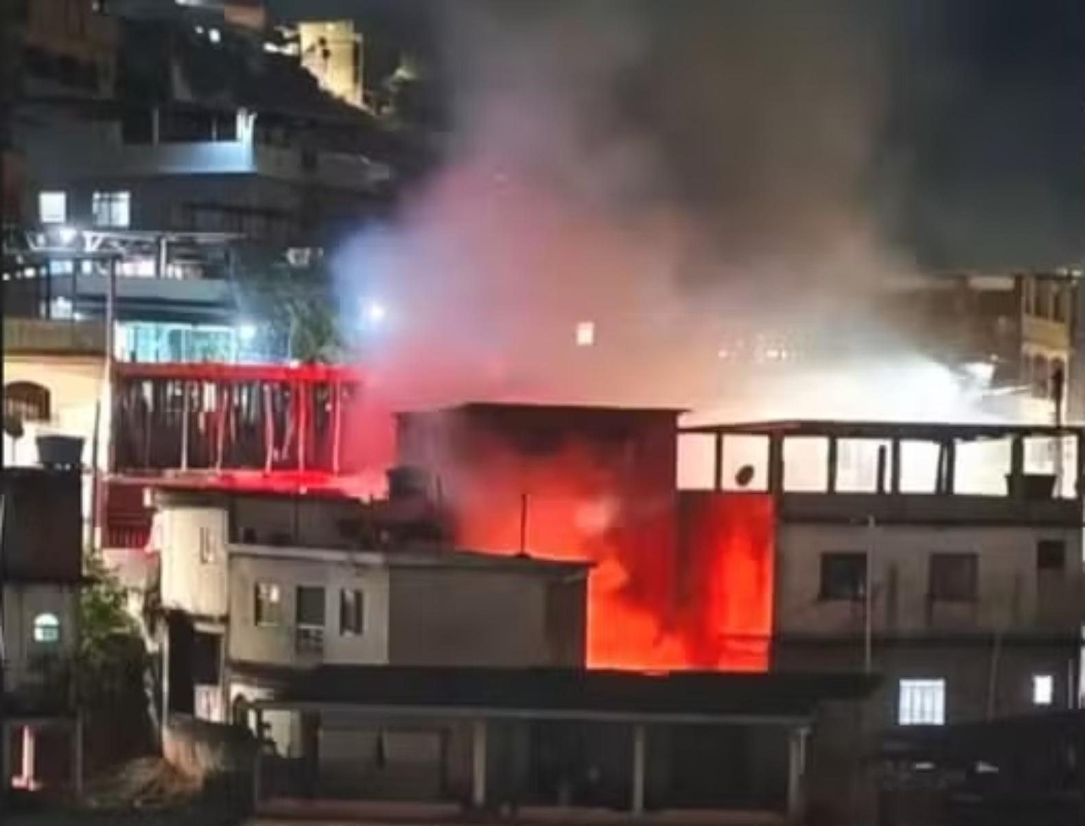 Incêndio atinge lanchonete dentro da rodoviária de Aracruz