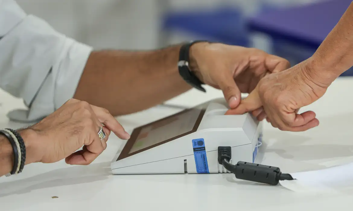Mais de 600 mil eleitores deixam de ir às urnas no Estado