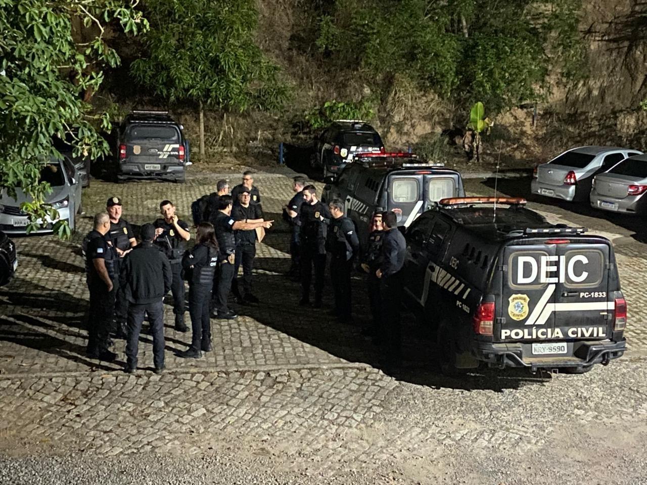 Policiais