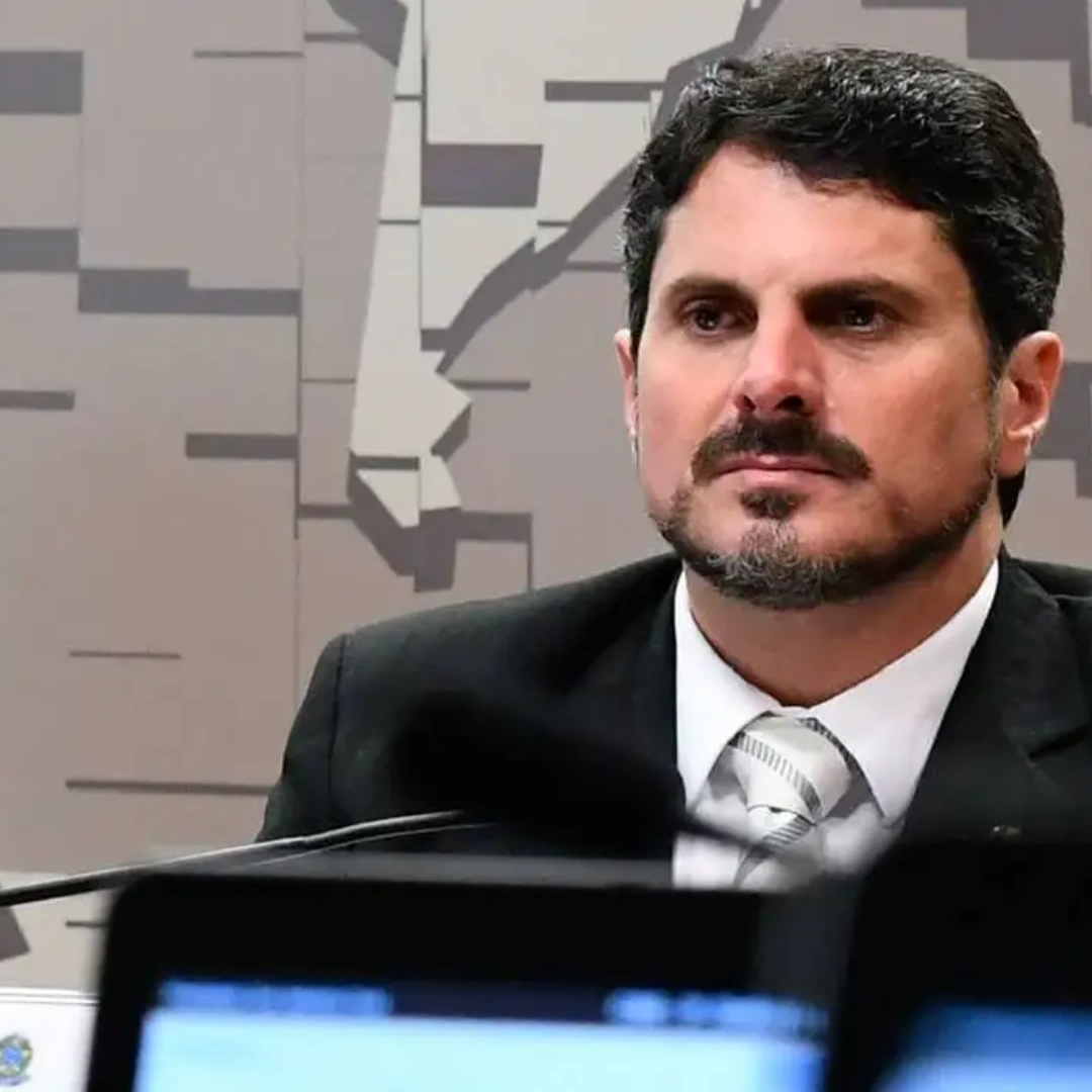 Do Val é alvo da PF e terá que usar tornozeleira