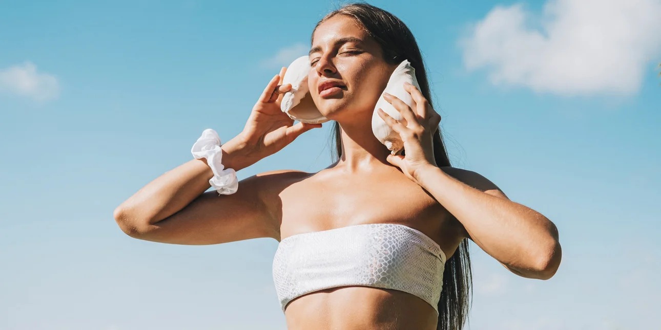 Por que ouvimos o som do mar quando colocamos uma concha no ouvido, segundo a física